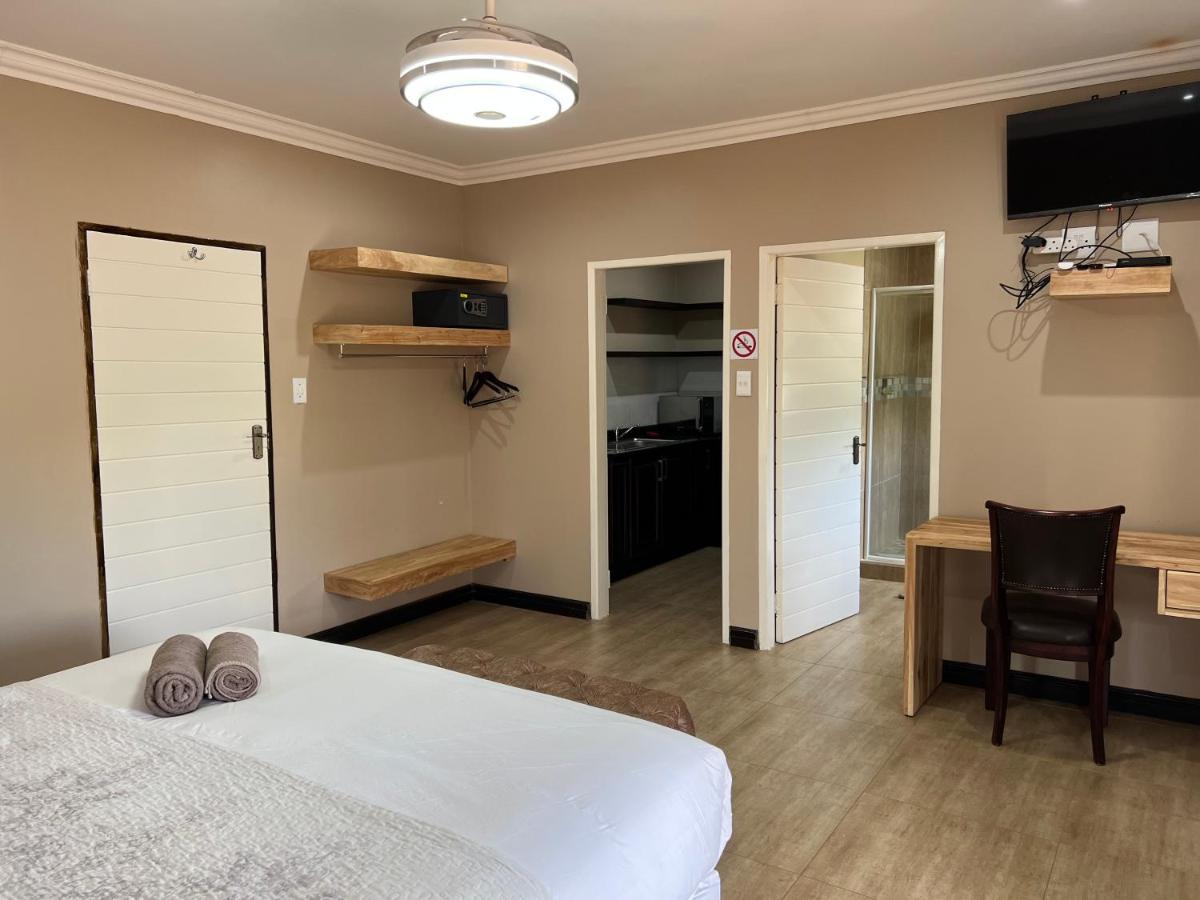 Thabazimbi Country Lodge エクステリア 写真